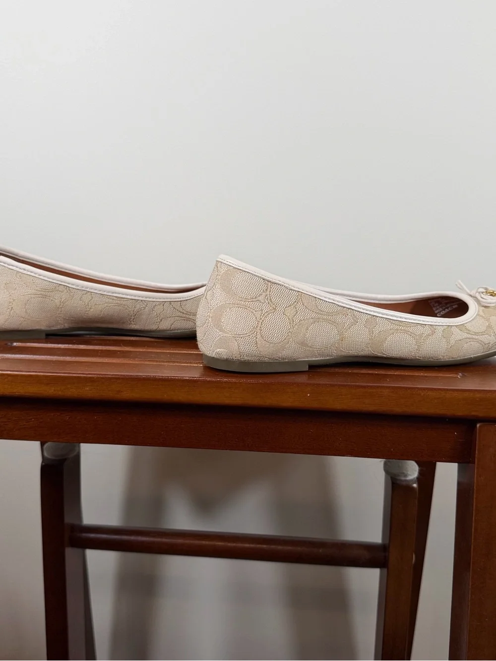 Coach Beige Ivory Signature Canvas Ballet Flats with Tassel Size 7.5B - Picture 5 of 7